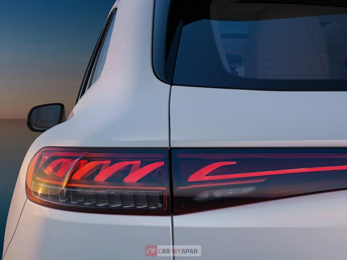 Mercedes-Benz Maybach EQS SUV Top Feature